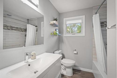 31 Werrell Cr, Winnipeg, MB - Indoor Photo Showing Bathroom