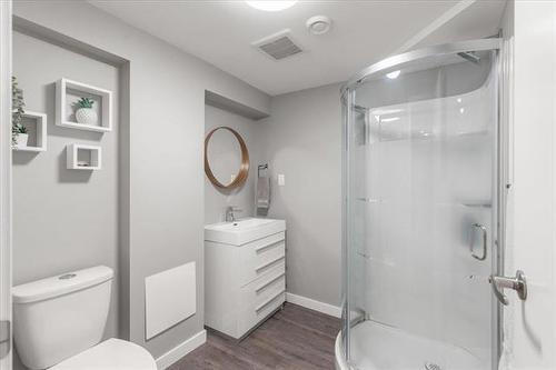 31 Werrell Cr, Winnipeg, MB - Indoor Photo Showing Bathroom