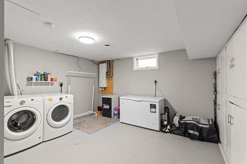 31 Werrell Cr, Winnipeg, MB - Indoor Photo Showing Laundry Room
