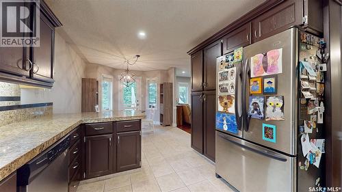 3107 Andreychuk Place E, Regina, SK - Indoor Photo Showing Kitchen
