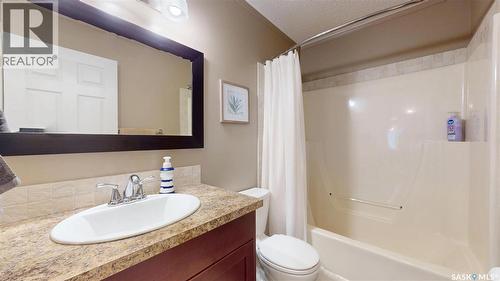 3107 Andreychuk Place E, Regina, SK - Indoor Photo Showing Bathroom