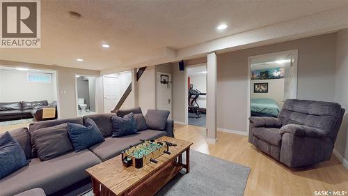 3107 Andreychuk Place E, Regina, SK - Indoor Photo Showing Living Room