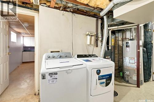 2204 Lorne Avenue, Saskatoon, SK - Indoor Photo Showing Laundry Room