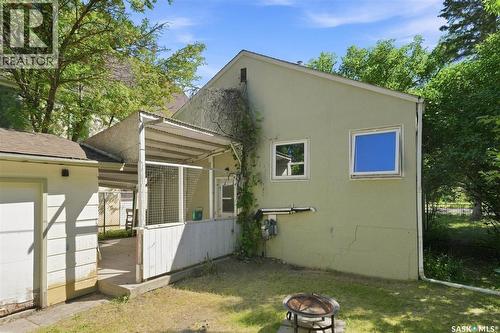 2204 Lorne Avenue, Saskatoon, SK - Outdoor With Exterior
