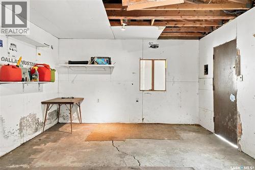 2204 Lorne Avenue, Saskatoon, SK - Indoor