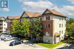 8 - 585 STONEFIELD PRIVATE Ottawa, ON K2G 4R4