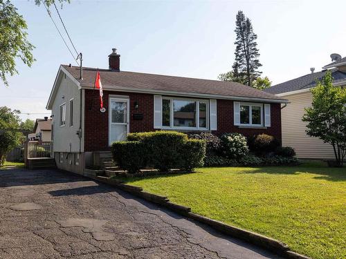53 Melvin Avenue  Thunder Bay, ON P7A 7C3