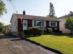 53 Melvin Avenue Thunder Bay, ON P7A 7C3