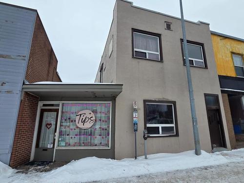 1012 Victoria Avenue E  Thunder Bay, ON P7C 1B6