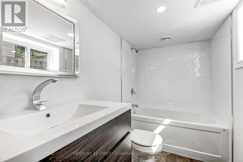 76 Chestnut Street, St. Thomas, ON - Indoor Photo Showing Bathroom
