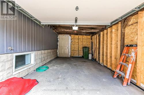 76 Chestnut Street, St. Thomas, ON - Indoor Photo Showing Garage