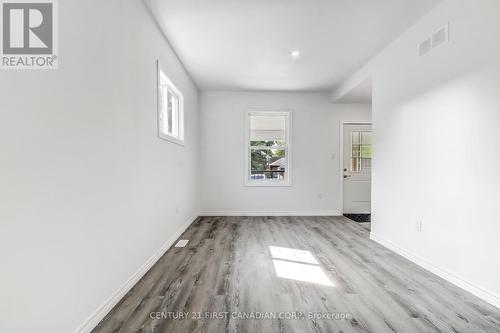 76 Chestnut Street, St. Thomas, ON - Indoor Photo Showing Other Room