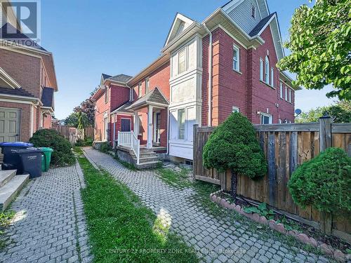 65 SHADY PINE CIRCLE  Brampton, ON L6R 1K3