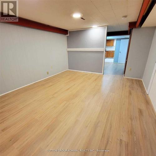 LOWER - 17 PAMILLE PLACE , Toronto, Ontario M6M 3A9 5