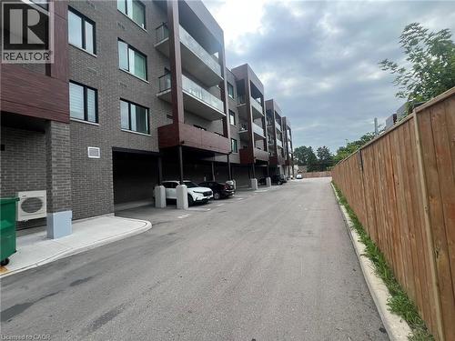 408 DUNDAS Street S Unit# 403 , Cambridge, Ontario N1R 0E8 2