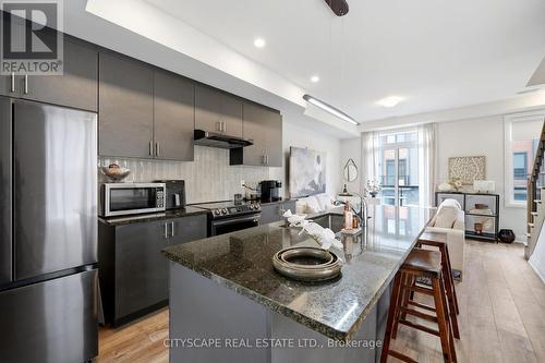 28 - 2 Willow Street, Brant, ON - Indoor Photo Showing Kitchen With Stainless Steel Kitchen With Upgraded Kitchen