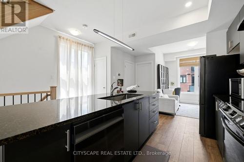 28 - 2 Willow Street, Brant, ON - Indoor Photo Showing Kitchen