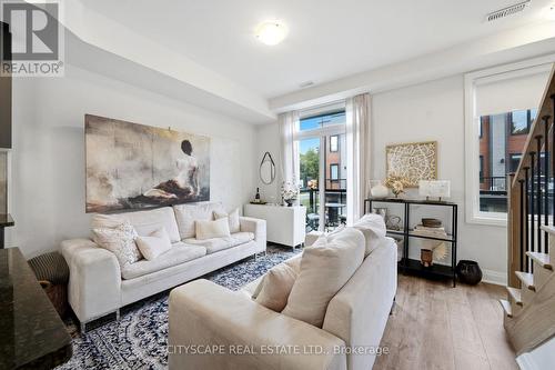 28 - 2 Willow Street, Brant, ON - Indoor Photo Showing Living Room