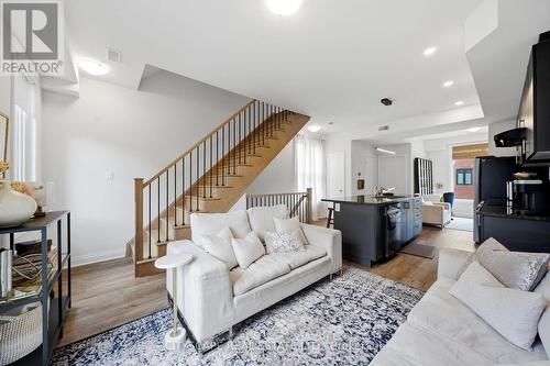 28 - 2 Willow Street, Brant, ON - Indoor Photo Showing Living Room