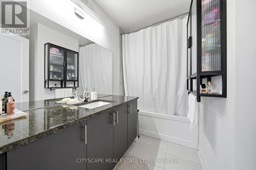 28 - 2 Willow Street, Brant, ON - Indoor Photo Showing Bathroom