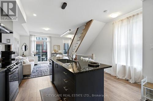 28 - 2 Willow Street, Brant, ON - Indoor Photo Showing Kitchen With Upgraded Kitchen
