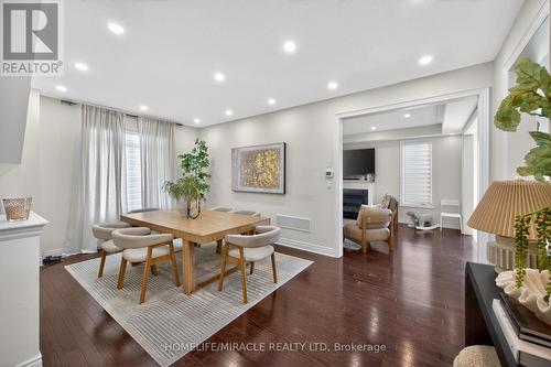 220 Great Falls Boulevard, Hamilton, ON - Indoor Photo Showing Dining Room
