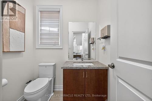 220 Great Falls Boulevard, Hamilton, ON - Indoor Photo Showing Bathroom