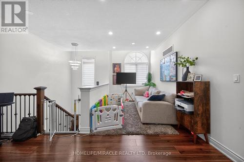 220 Great Falls Boulevard, Hamilton, ON - Indoor Photo Showing Other Room