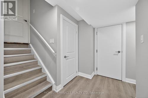 220 Great Falls Boulevard, Hamilton, ON - Indoor Photo Showing Other Room