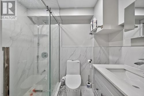 220 Great Falls Boulevard, Hamilton, ON - Indoor Photo Showing Bathroom