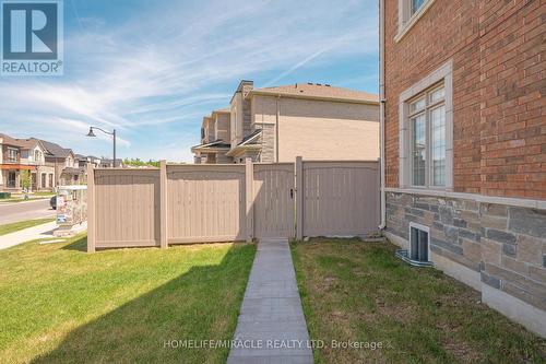 220 Great Falls Boulevard, Hamilton, ON - Outdoor