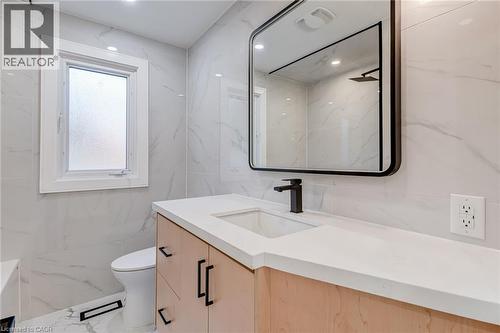 63 Hardale Crescent, Hamilton, ON - Indoor Photo Showing Bathroom