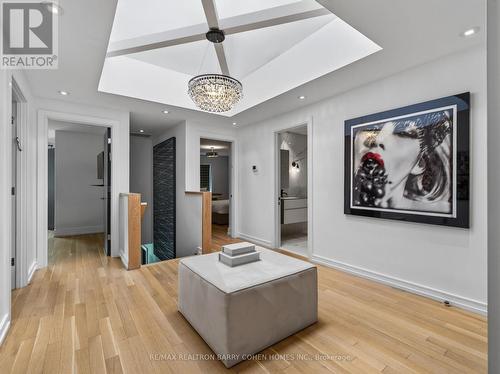 7 Glen Rush Boulevard, Toronto, ON - Indoor Photo Showing Other Room
