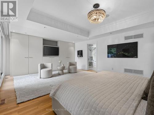 7 Glen Rush Boulevard, Toronto, ON - Indoor Photo Showing Bedroom