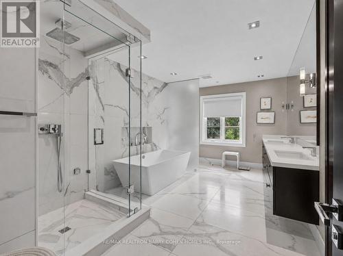 7 Glen Rush Boulevard, Toronto, ON - Indoor Photo Showing Bathroom