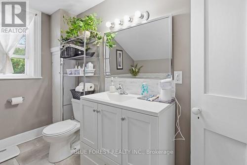 21 Isabel Street, St. Thomas, ON - Indoor Photo Showing Bathroom