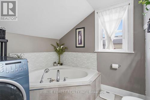 21 Isabel Street, St. Thomas, ON - Indoor Photo Showing Laundry Room