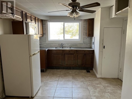 40 Algoma Ave, Sault Ste. Marie, ON - Indoor Photo Showing Kitchen With Double Sink
