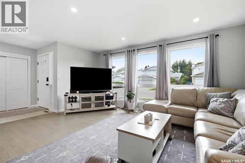 306 Whitewood Road, Saskatoon, SK - Indoor Photo Showing Living Room
