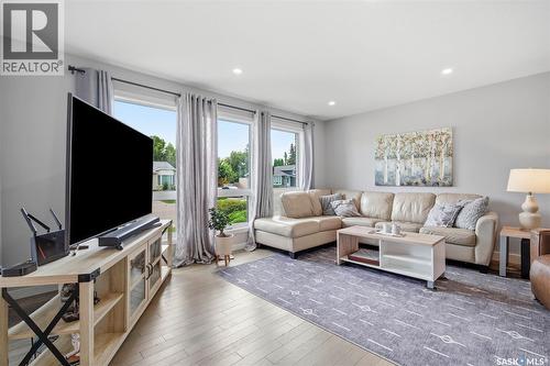 306 Whitewood Road, Saskatoon, SK - Indoor Photo Showing Living Room
