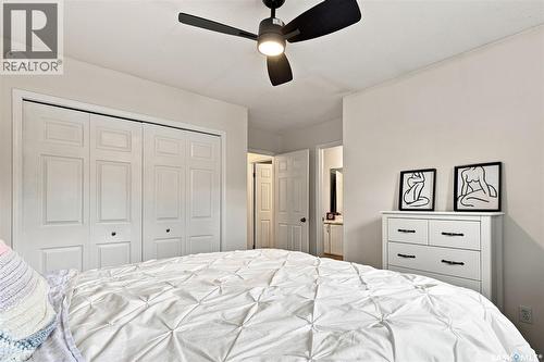 20 327 Berini Drive, Saskatoon, SK - Indoor Photo Showing Bedroom