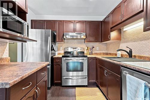20 327 Berini Drive, Saskatoon, SK - Indoor Photo Showing Kitchen