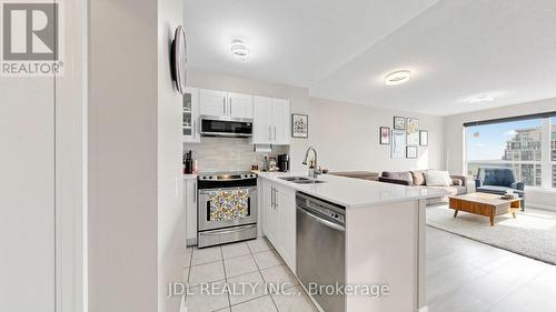 2005 - 21 Hillcrest Avenue, Toronto, ON - Indoor Photo Showing Kitchen With Double Sink