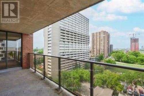 1107 - 475 Laurier Avenue W, Ottawa, ON - Outdoor