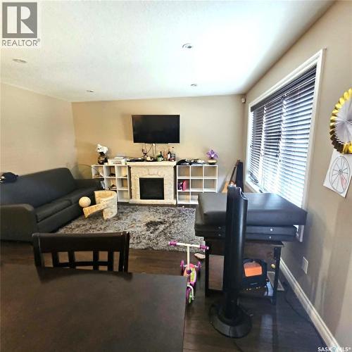 5008 Aerial Crescent, Regina, SK - Indoor Photo Showing Living Room