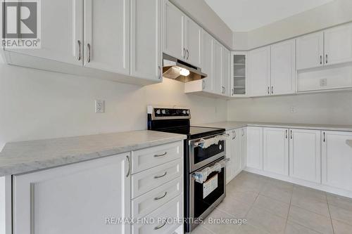 21 Dennis Avenue, Brantford, ON - Indoor Photo Showing Kitchen