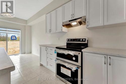 21 Dennis Avenue, Brantford, ON - Indoor Photo Showing Kitchen