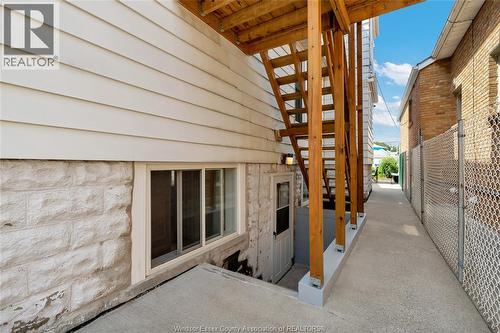 881 PARENT AVENUE Unit# LOWER , Windsor, Ontario N9A 2C9 2