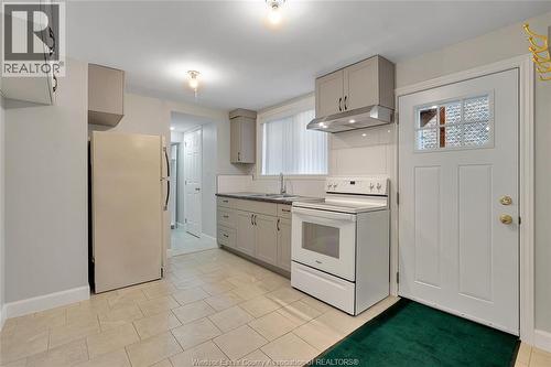 881 PARENT AVENUE Unit# LOWER , Windsor, Ontario N9A 2C9 3