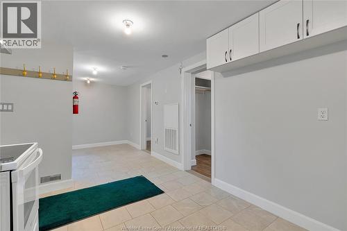 881 PARENT AVENUE Unit# LOWER , Windsor, Ontario N9A 2C9 5